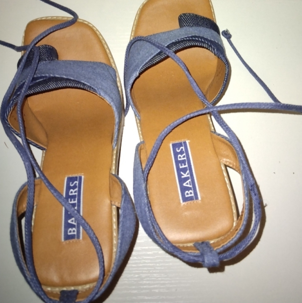 VINTAGE BAKERS Women's Black and Gray Sandals - Picture 2 of 8